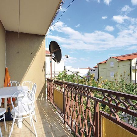 3 Bedroom Cozy Apartment In Kastel Luksic Kaštela Exterior foto