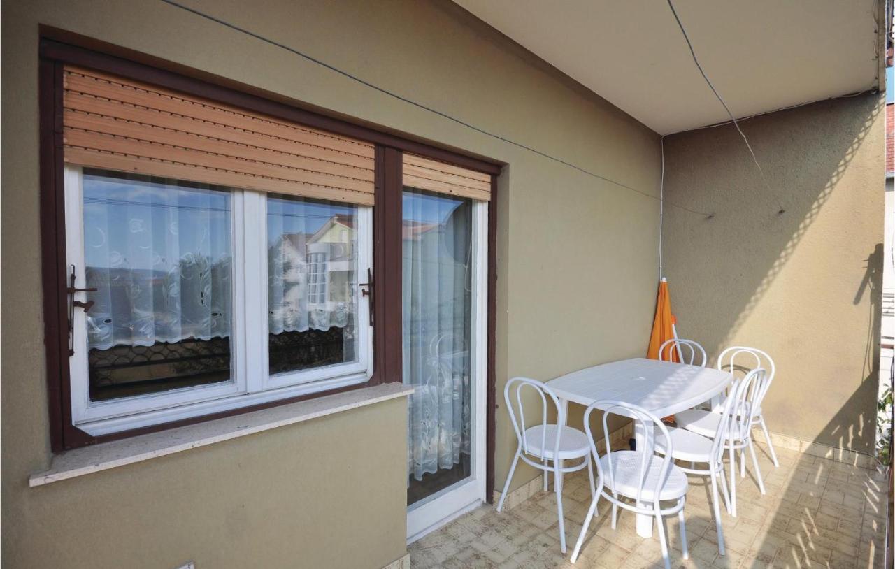 3 Bedroom Cozy Apartment In Kastel Luksic Kaštela Exterior foto